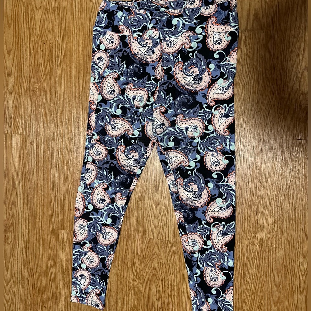 BNWOT: LulaRoe T&C Leggins